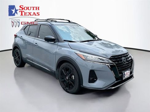 Used 2021 Nissan Kicks SR w/ Interior Electronics Package FWD image 1