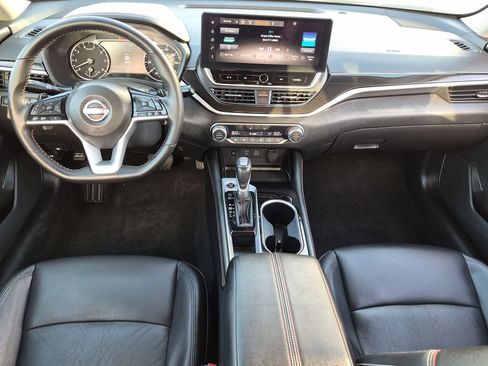 Used 2025 Nissan Altima 2.5 SR w/ SR Premium Package FWD image 14