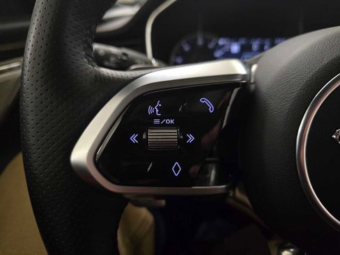 Used 2023 Jaguar XF R-Dynamic SE image 33