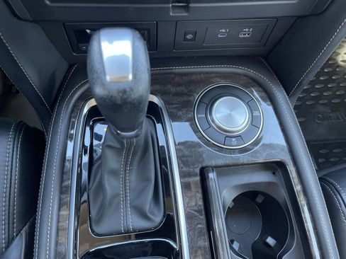 Used 2024 Nissan Armada Platinum w/ Captain's Chairs Package RWD image 31