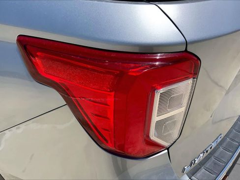 Used 2023 Ford Explorer Limited w/ Equipment Group 301A AWD/4WD image 27
