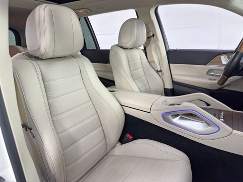 Used 2021 Mercedes-Benz GLS 580 4MATIC image 44