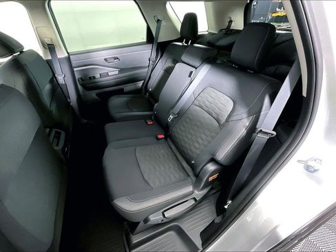 Used 2025 Nissan Pathfinder S image 37