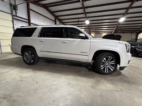Used 2019 GMC Yukon XL Denali w/ Denali Ultimate Package image 5