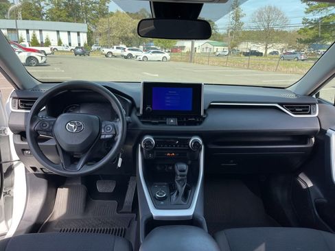 Used 2024 Toyota RAV4 LE image 8