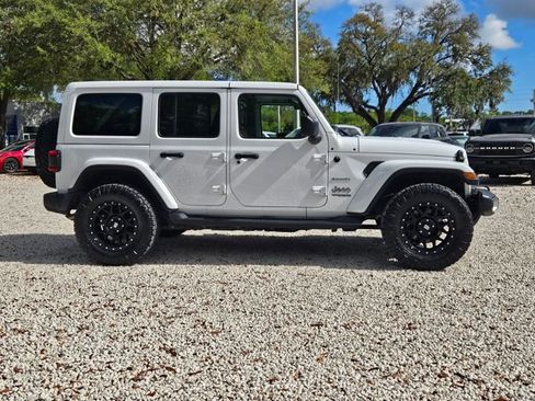 Used 2018 Jeep Wrangler Unlimited Sahara image 4