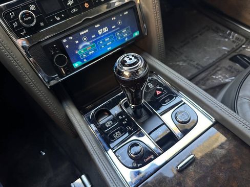 Used 2011 Bentley Mulsanne RWD image 21
