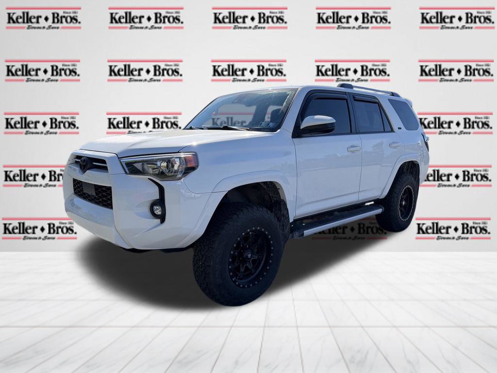 Used 2023 Toyota 4Runner SR5 AWD/4WD image 3