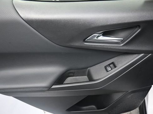 Used 2025 Chevrolet Equinox LT w/ Convenience Package II image 19