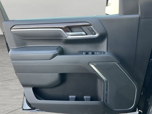 Used 2022 GMC Sierra 1500 SLE image 23