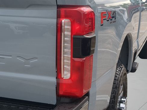 New 2026 Ford F250 Lariat w/ FX4 Off-Road Package image 40