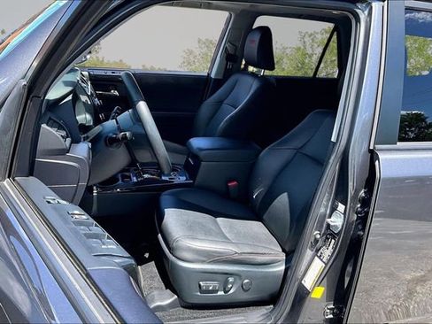 Used 2021 Toyota 4Runner Venture w/ Moonroof Package AWD/4WD image 23