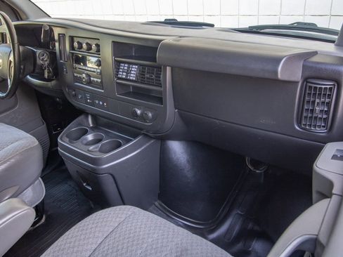 Used 2014 Chevrolet Express 2500 image 17