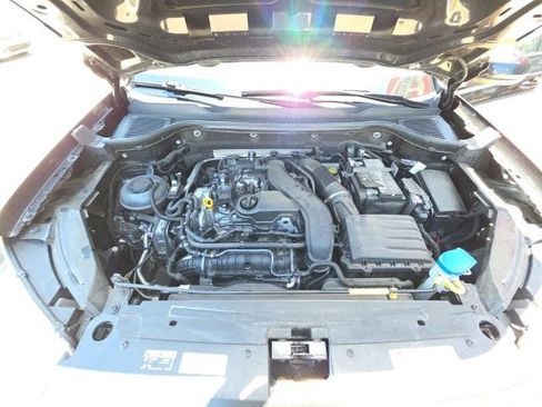 Used 2024 Volkswagen Taos SE FWD image 25