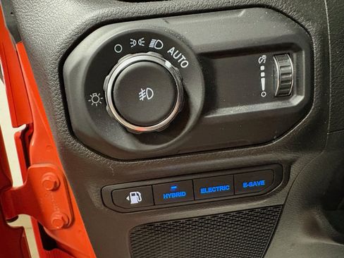 Used 2023 Jeep Wrangler Unlimited w/ Cold Weather Group image 12