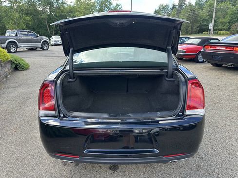 Used 2018 Chrysler 300 S image 6