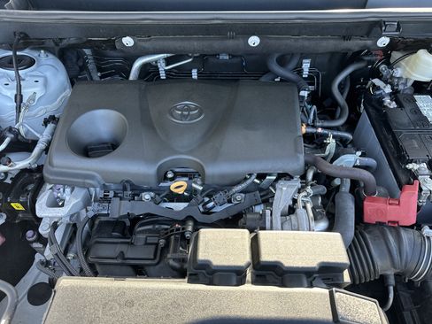 Used 2021 Toyota RAV4 XLE Premium FWD image 9
