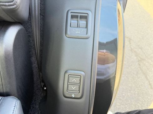 Used 2023 Land Rover Range Rover Long Wheelbase SE image 14