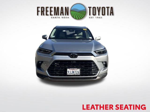 Used 2024 Toyota Grand Highlander AWD image 3