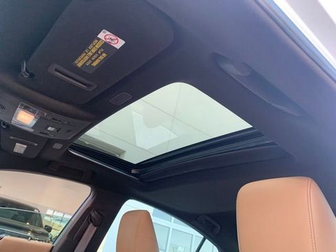 Used 2019 Lexus ES 350 w/ Premium Package FWD image 8