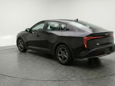 Used 2025 Kia K4 LXS image 6