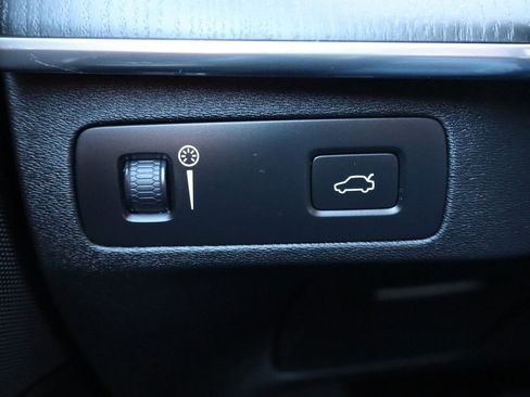 Used 2020 Volvo XC90 T6 Momentum image 31