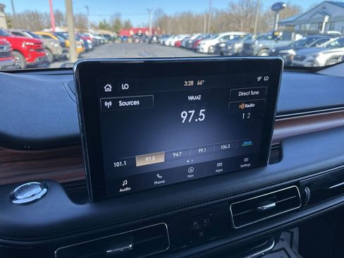 Used 2024 Lincoln Aviator Reserve AWD/4WD image 16