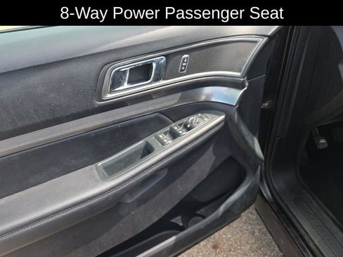 Used 2019 Ford Explorer XLT AWD/4WD image 12