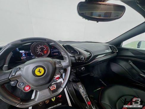 Used 2018 Ferrari 488 Spider RWD image 17
