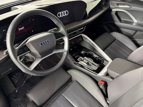 Used 2025 Audi Q5 Premium Plus w/ Premium Plus AWD/4WD image 9