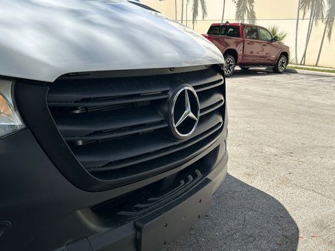 Used 2021 Mercedes-Benz Sprinter 4500 image 28