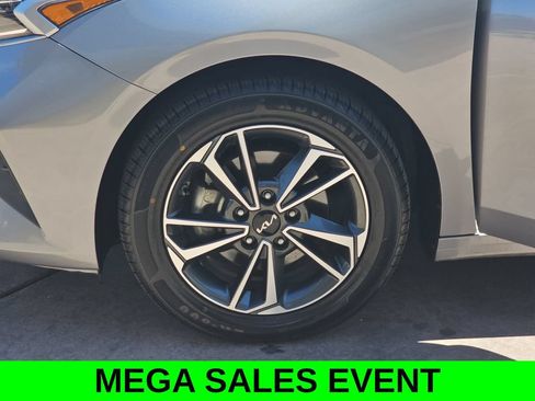 Used 2023 Kia Forte LXS w/ LXS Technology Package FWD image 34