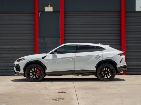 Used 2022 Lamborghini Urus AWD/4WD image 7
