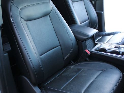 Used 2020 Ford Explorer Limited RWD image 19