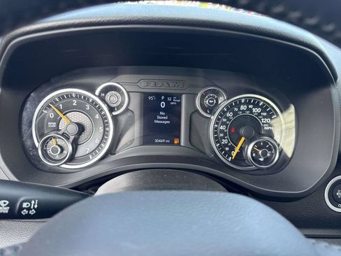 Used 2022 RAM 1500 Big Horn AWD/4WD image 18