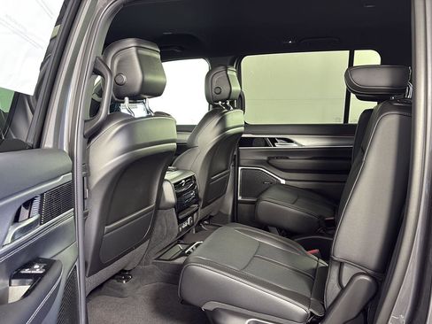New 2026 Jeep Grand Wagoneer WSJM75 image 9