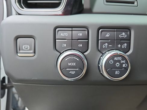 Certified 2023 GMC Sierra 1500 AT4 w/ AT4 Preferred Package AWD/4WD image 29