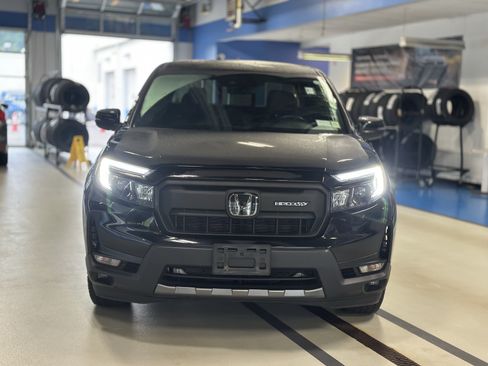 Used 2024 Honda Ridgeline TrailSport image 2