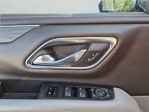 Used 2021 GMC Yukon SLT w/ SLT Premium Package image 27