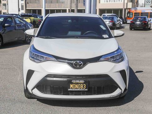 Used 2021 Toyota C-HR XLE FWD image 2