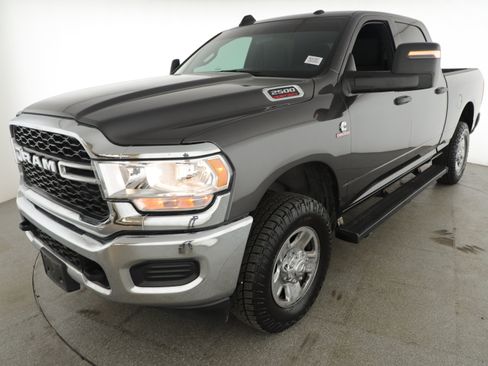 Used 2024 RAM 2500 Tradesman w/ Chrome Appearance Group image 3