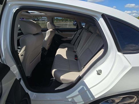 Used 2019 Honda Accord Touring image 10