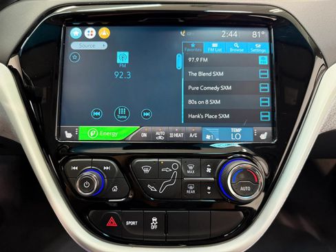 Used 2020 Chevrolet Bolt Premier w/ Infotainment Package FWD image 22