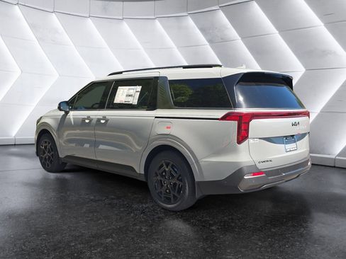 New 2026 Kia Carnival Hybrid FWD image 3
