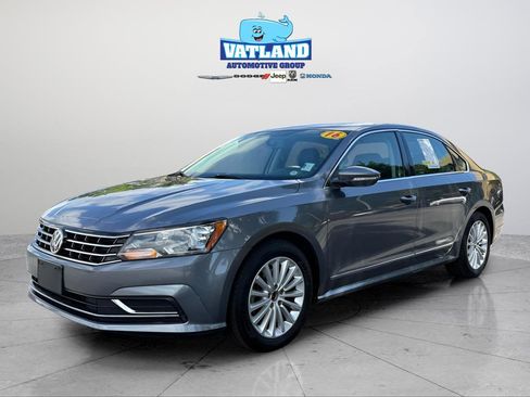 Used 2016 Volkswagen Passat 1.8T SE FWD image 1