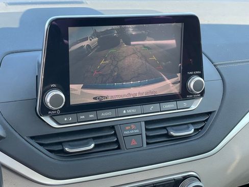 Certified 2022 Nissan Altima 2.5 SV w/ SV Premium Package image 19