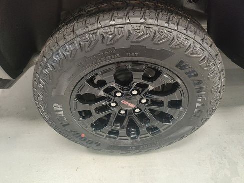 New 2026 GMC Canyon Elevation w/ Convenience Package image 3