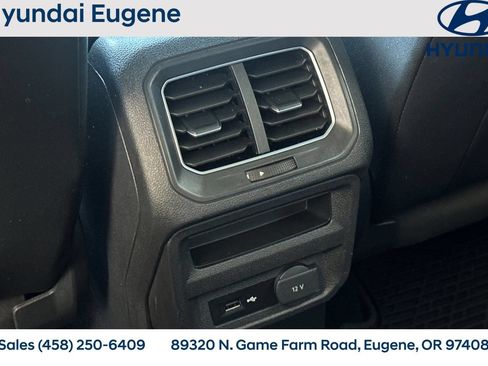 Used 2018 Volkswagen Tiguan SE FWD image 17