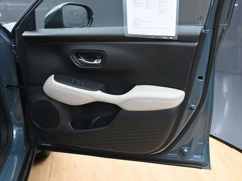 Used 2023 Honda HR-V LX image 32