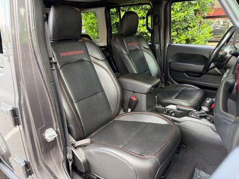 Used 2021 Jeep Wrangler Unlimited Rubicon AWD/4WD image 36